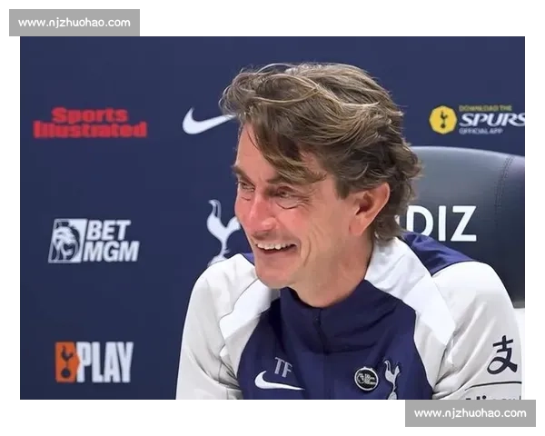 赛后碰杯的对手:弗兰克与莫耶斯的酒友情谊 赛后碰杯的对手:弗兰克与莫耶斯的酒友情谊